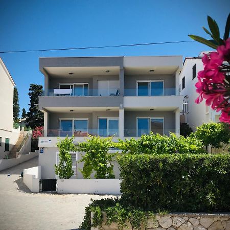 Apartments Luna Novalja Luaran gambar