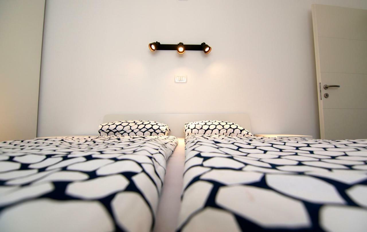 Apartments Luna Novalja Luaran gambar