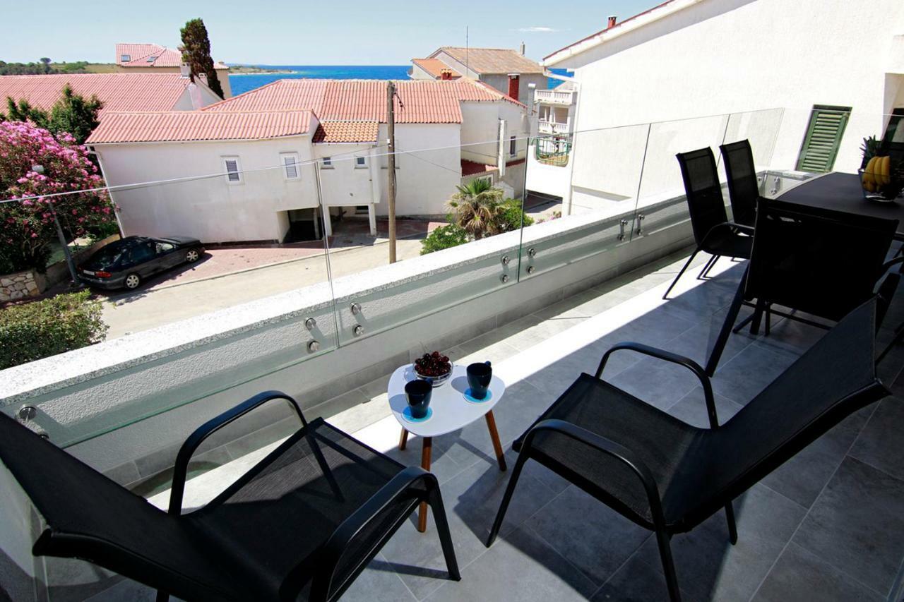 Apartments Luna Novalja Luaran gambar