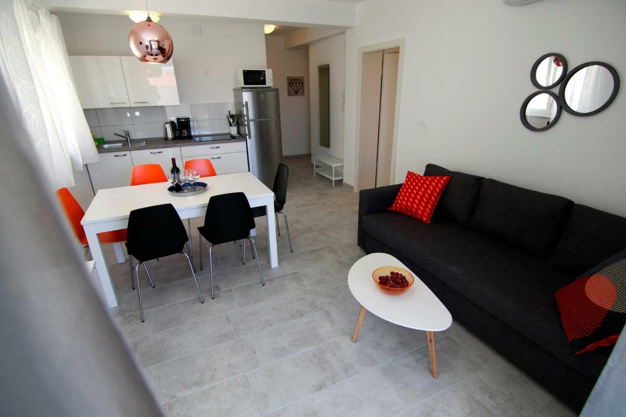 Apartments Luna Novalja Luaran gambar